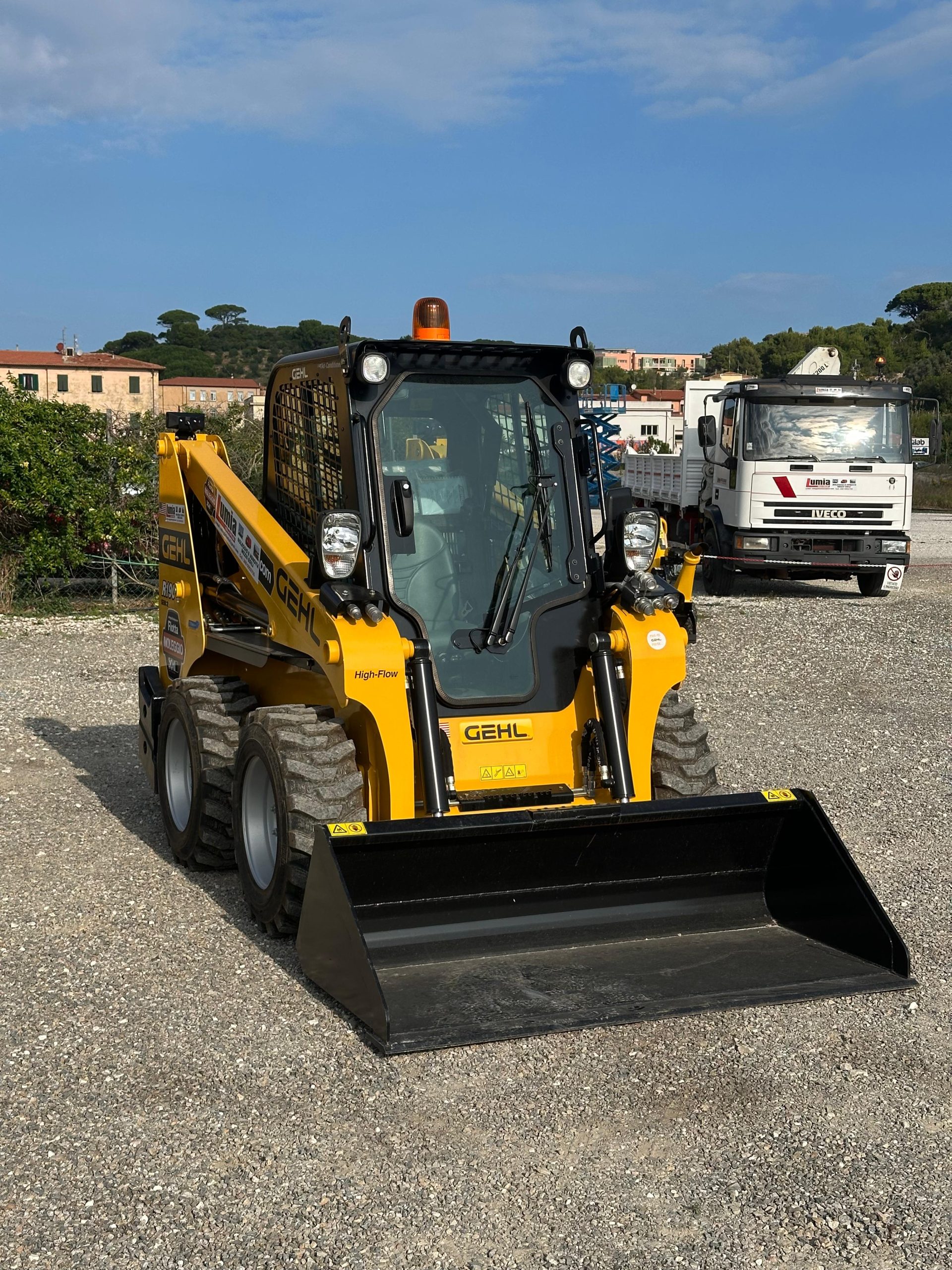 WhatsApp Image 2025-10-18 at 15.44.09