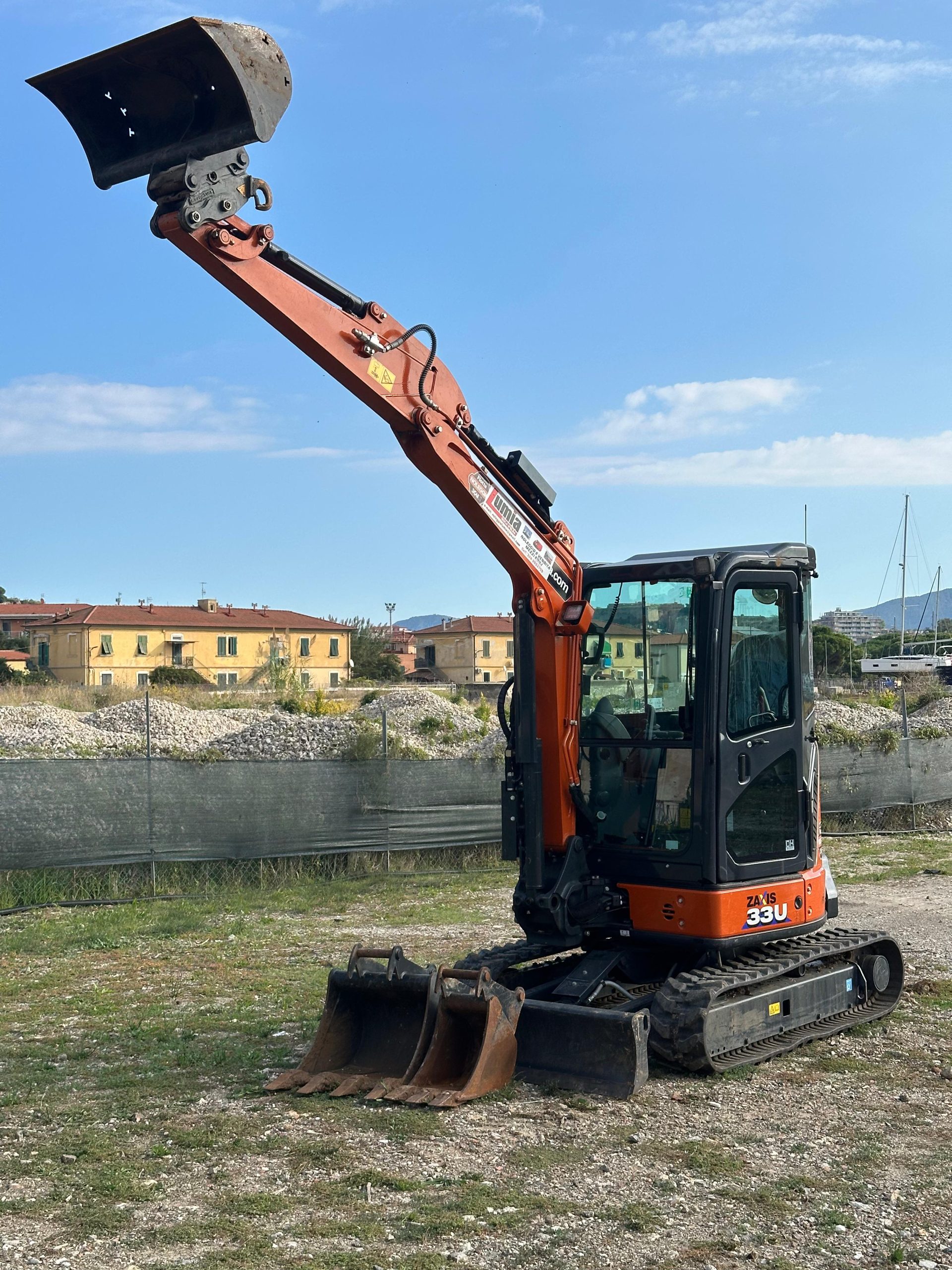 WhatsApp Image 2025-10-18 at 15.44.10 (2)